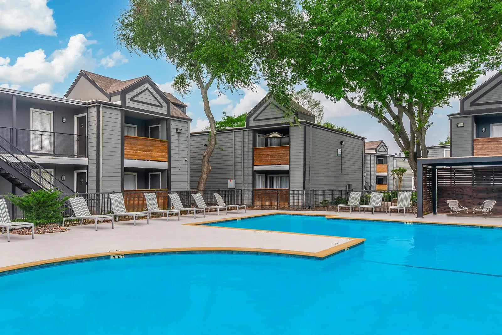 Apartment and Multifamily Commercial Roofing in Elgin, IL